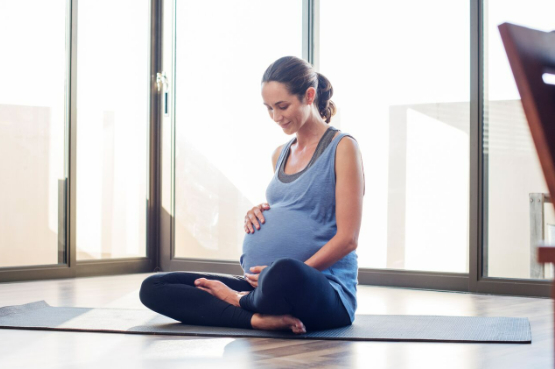 Chair yoga: a 5-minute gentle home workout